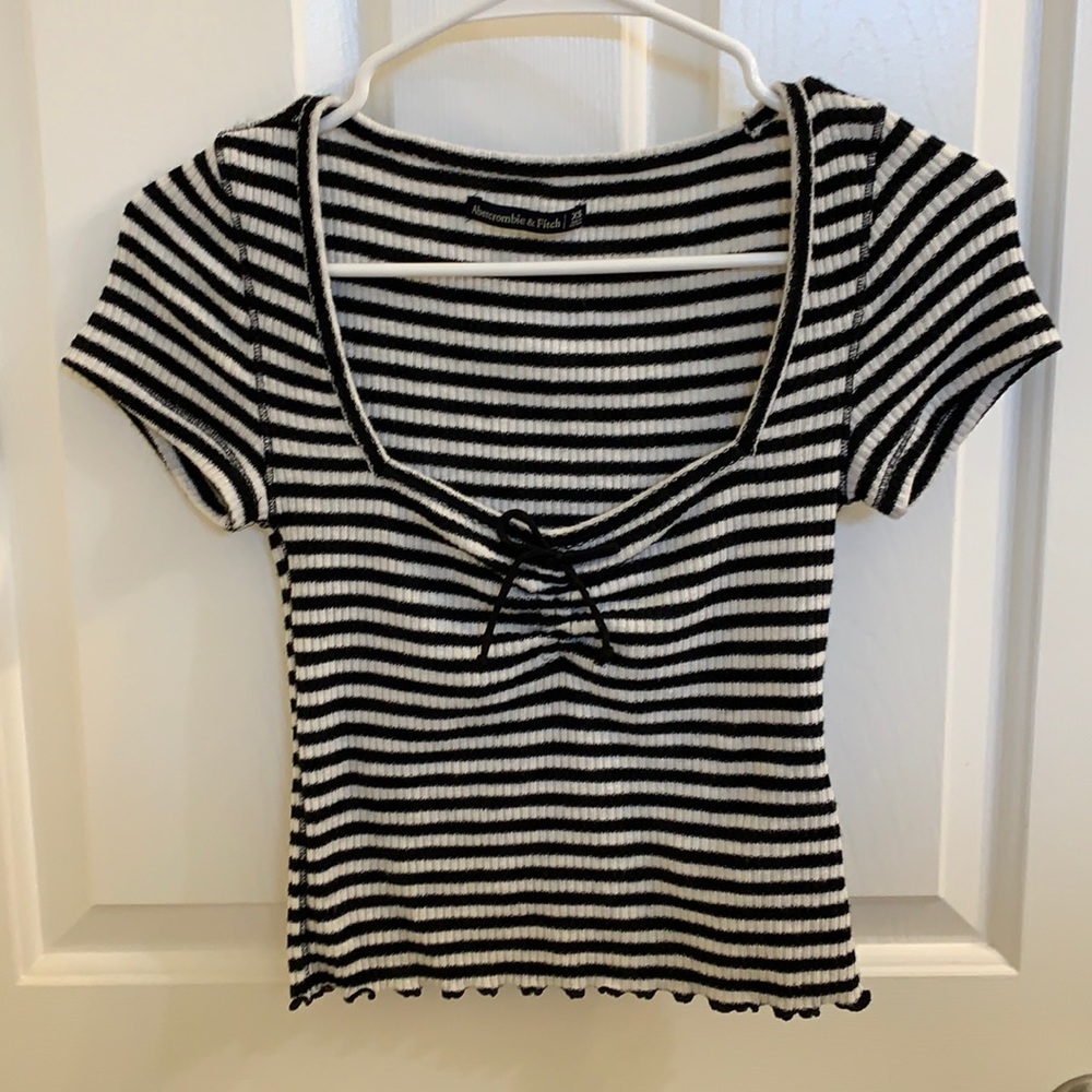 Abercrombie Cropped Tee
